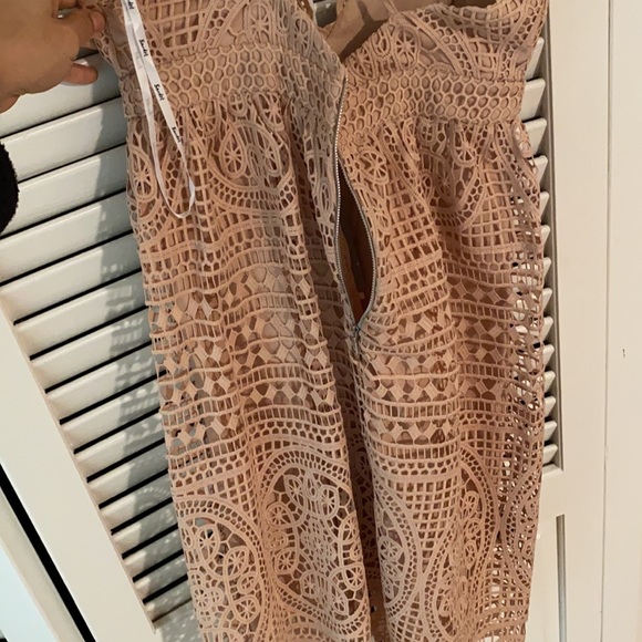 NWT BARDOT LACE MIDI DRESS SIZE 6/S - Picture 5 of 5